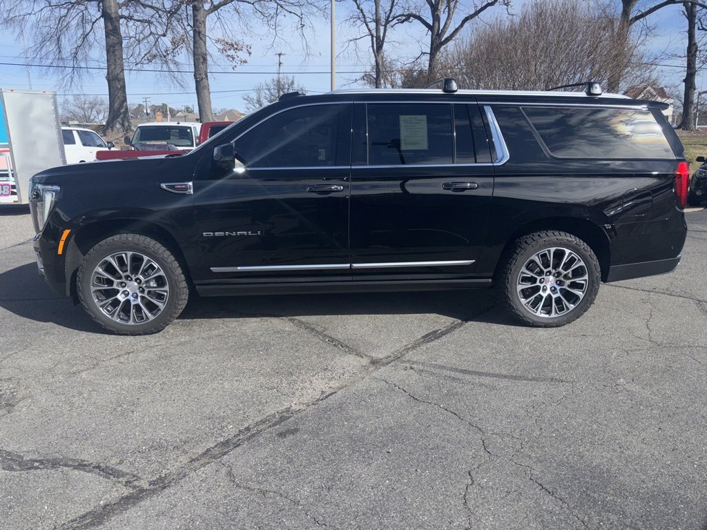 New 2025 GMC Yukon XL Denali w/ Sun & Power Step Package