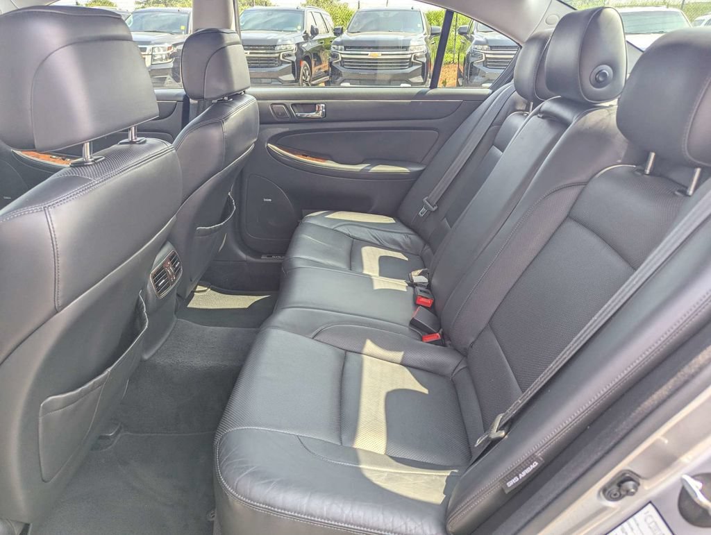 Used 2011 Hyundai Genesis 4.6 RWD image 13