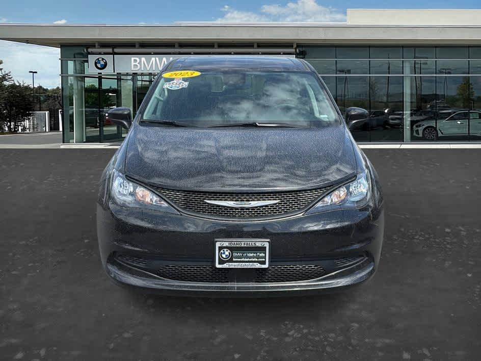Used 2023 Chrysler Voyager LX FWD image 2