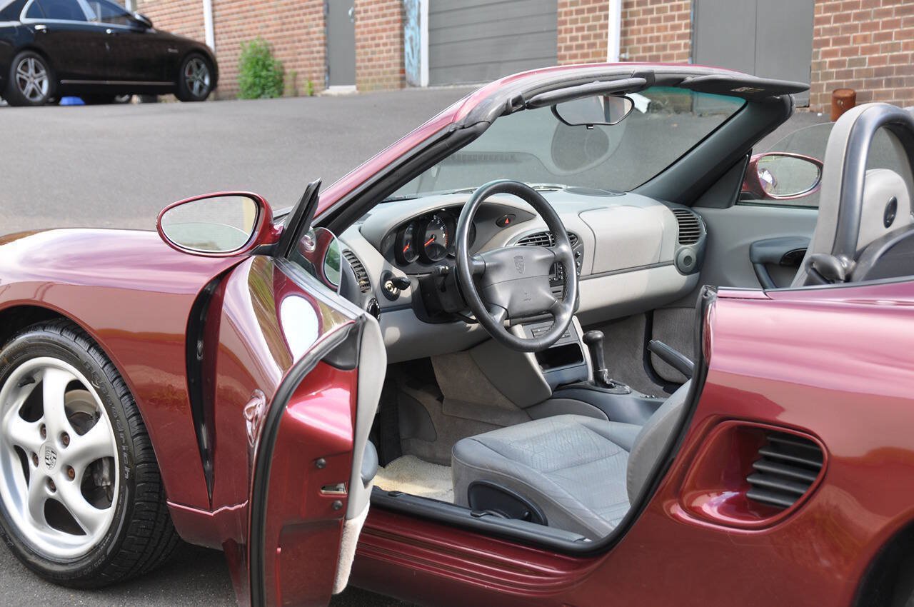 Used 1997 Porsche Boxster RWD image 39