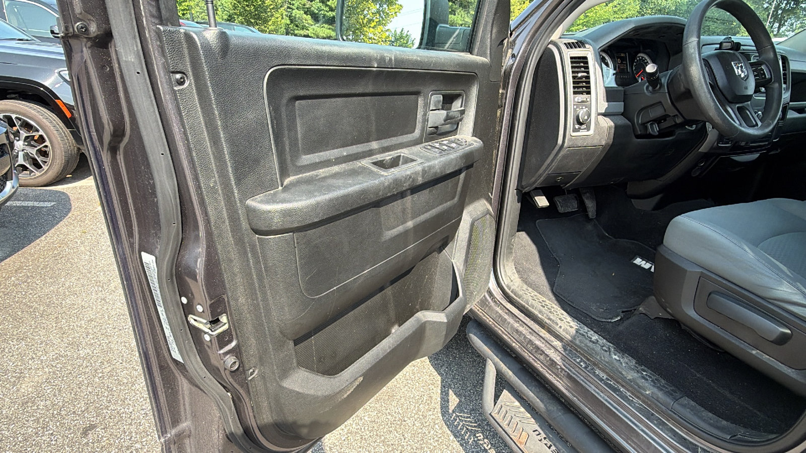 Used 2019 RAM 1500 Express AWD/4WD image 14