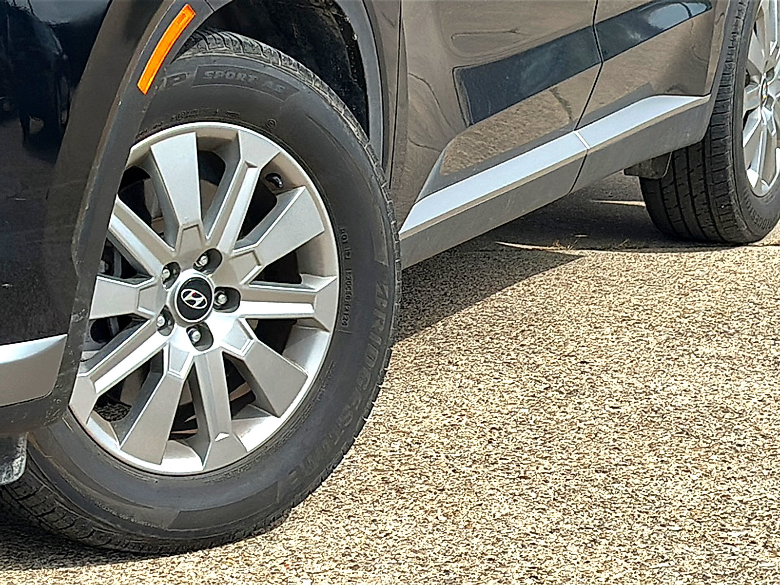 Used 2025 Hyundai Palisade SEL FWD image 3