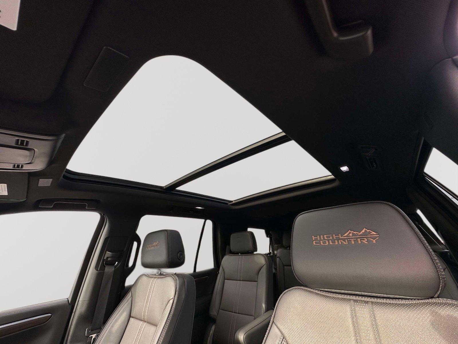 Used 2025 Chevrolet Tahoe High Country w/ LPO, Illumination Package image 8