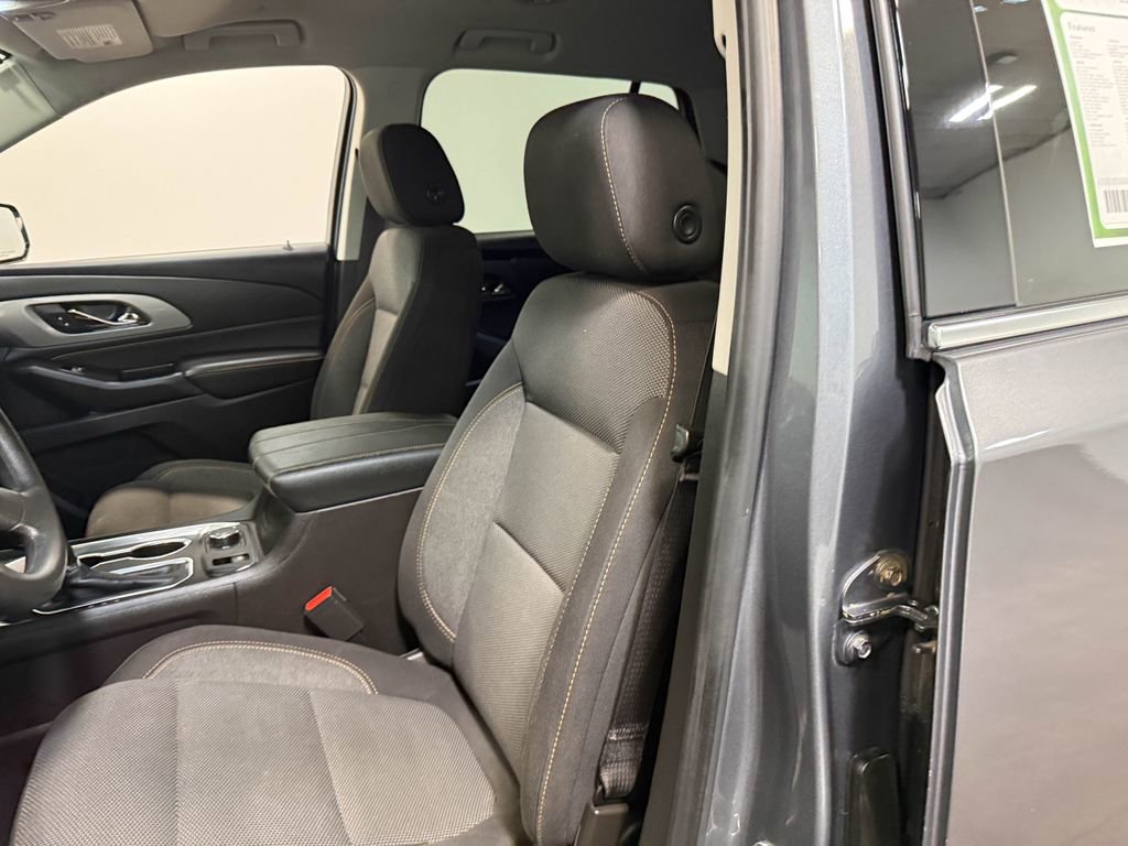 Used 2020 Chevrolet Traverse LS image 58