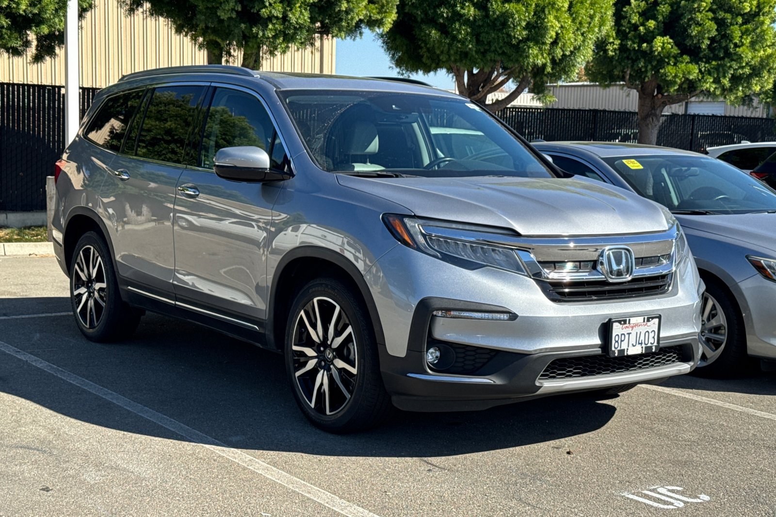 Used 2020 Honda Pilot Touring image 2