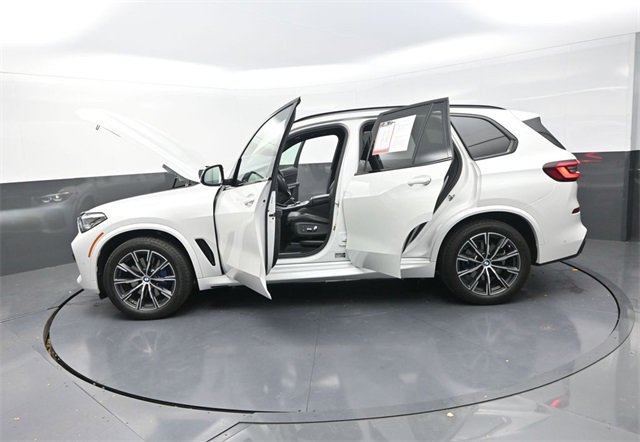 Used 2022 BMW X5 xDrive40i w/ M Sport Package image 38