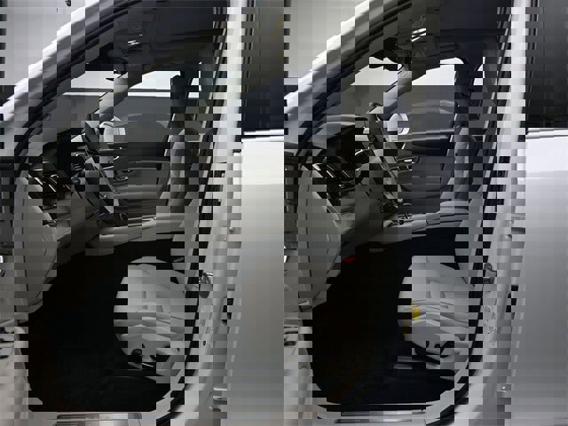 New 2025 Volvo XC90 B6 Plus w/ Protection Package Premier image 17