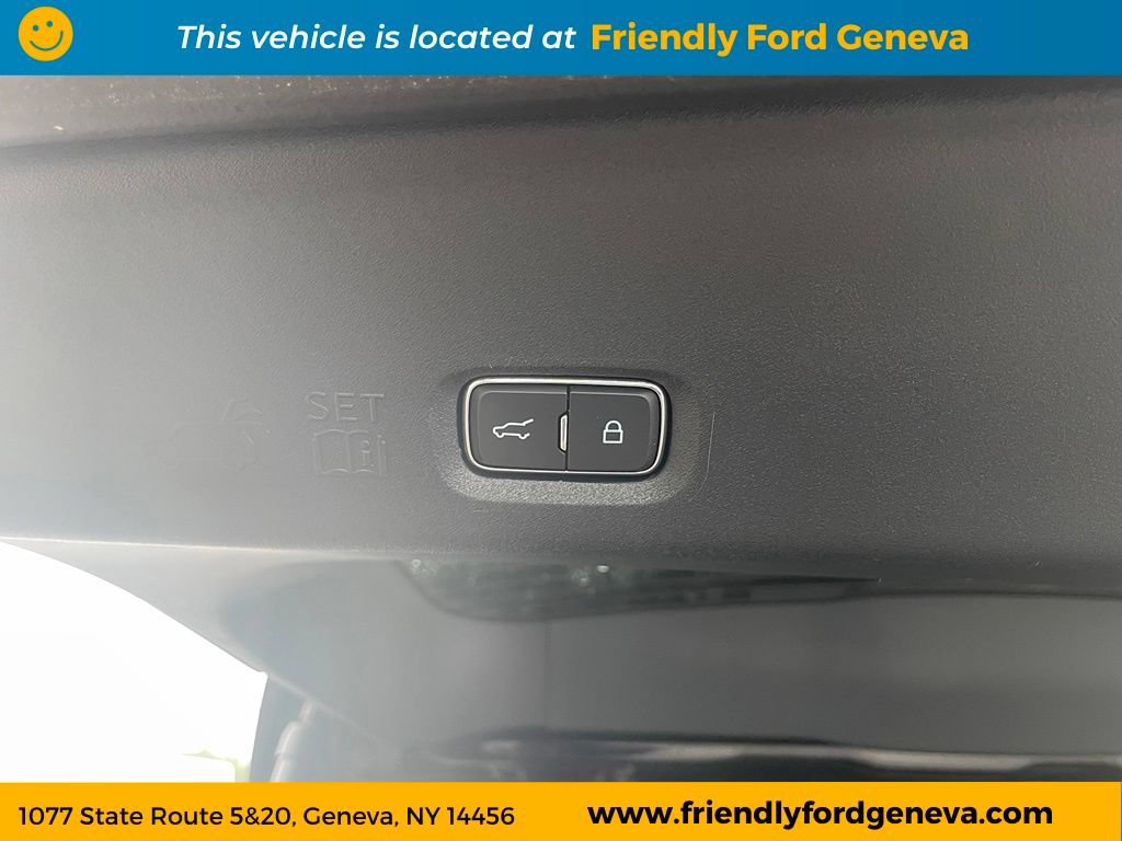 Used 2025 Ford Expedition Max Active AWD/4WD image 12