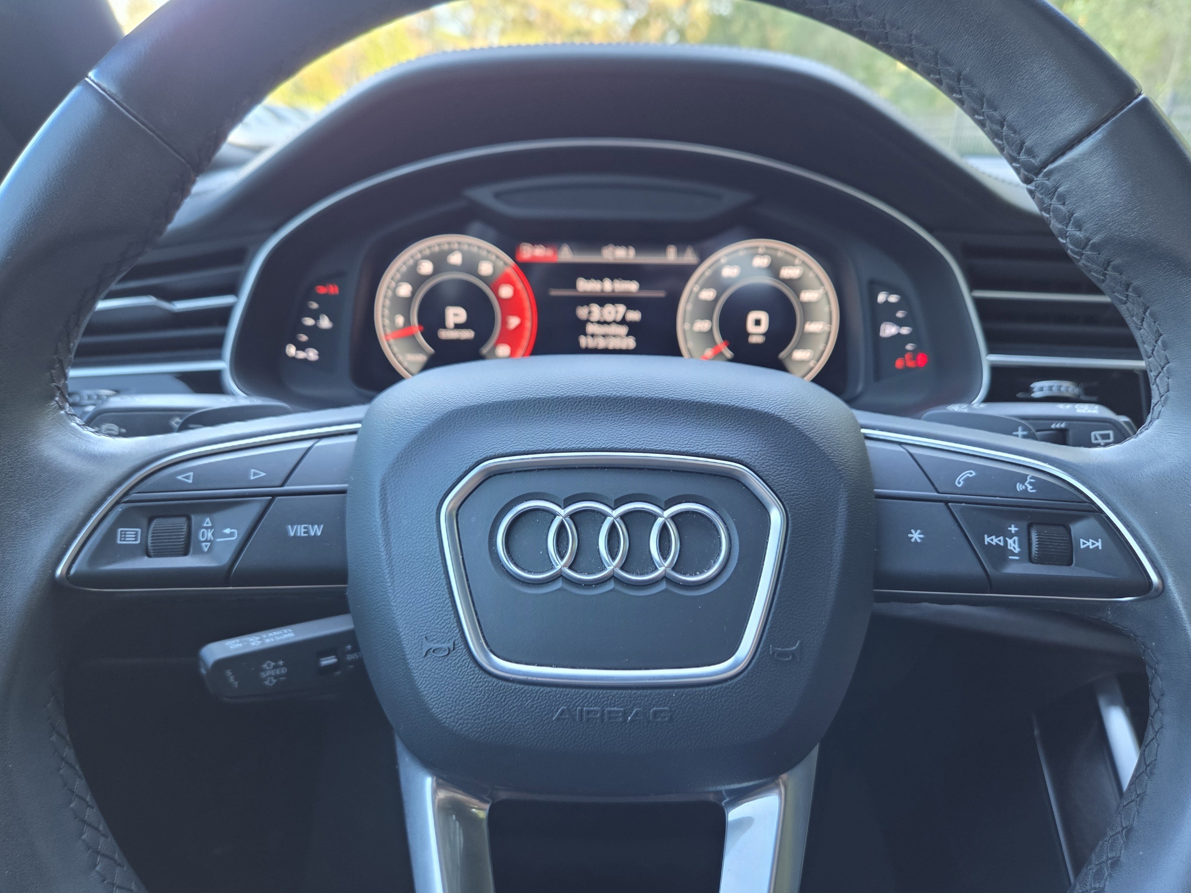Used 2021 Audi Q8 Prestige w/ Prestige Package image 15