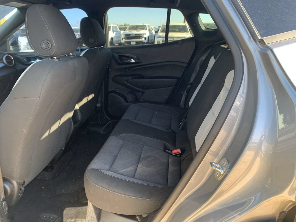 Used 2024 Chevrolet Trax RS FWD image 23