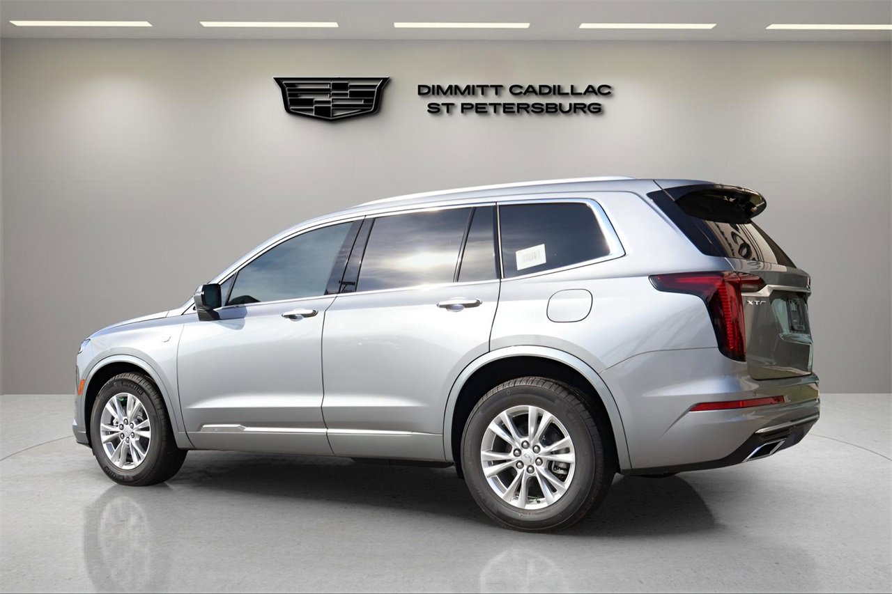 New 2025 Cadillac XT6 Luxury image 4
