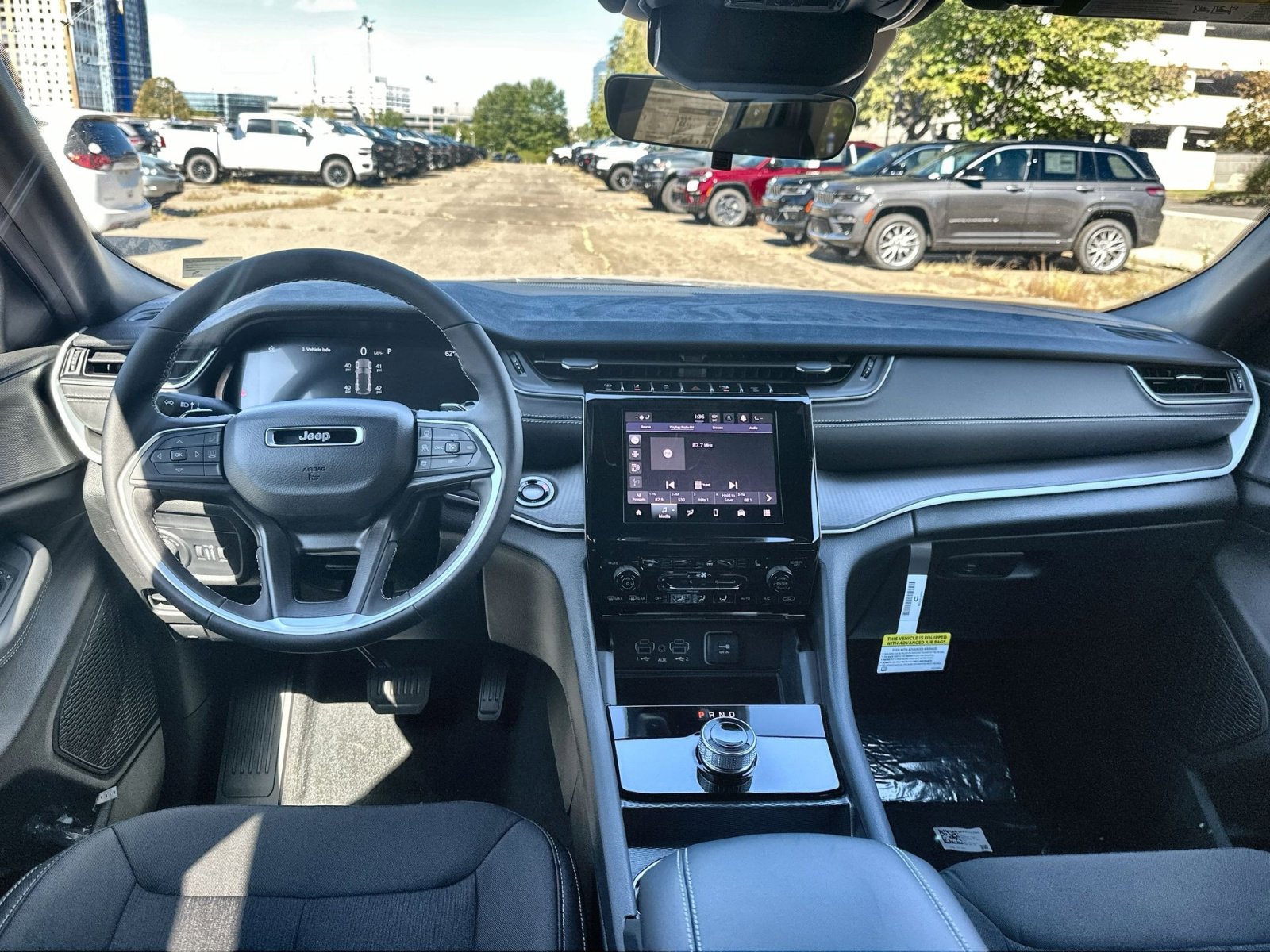 New 2025 Jeep Grand Cherokee Laredo w/ Luxury Tech Group I image 22