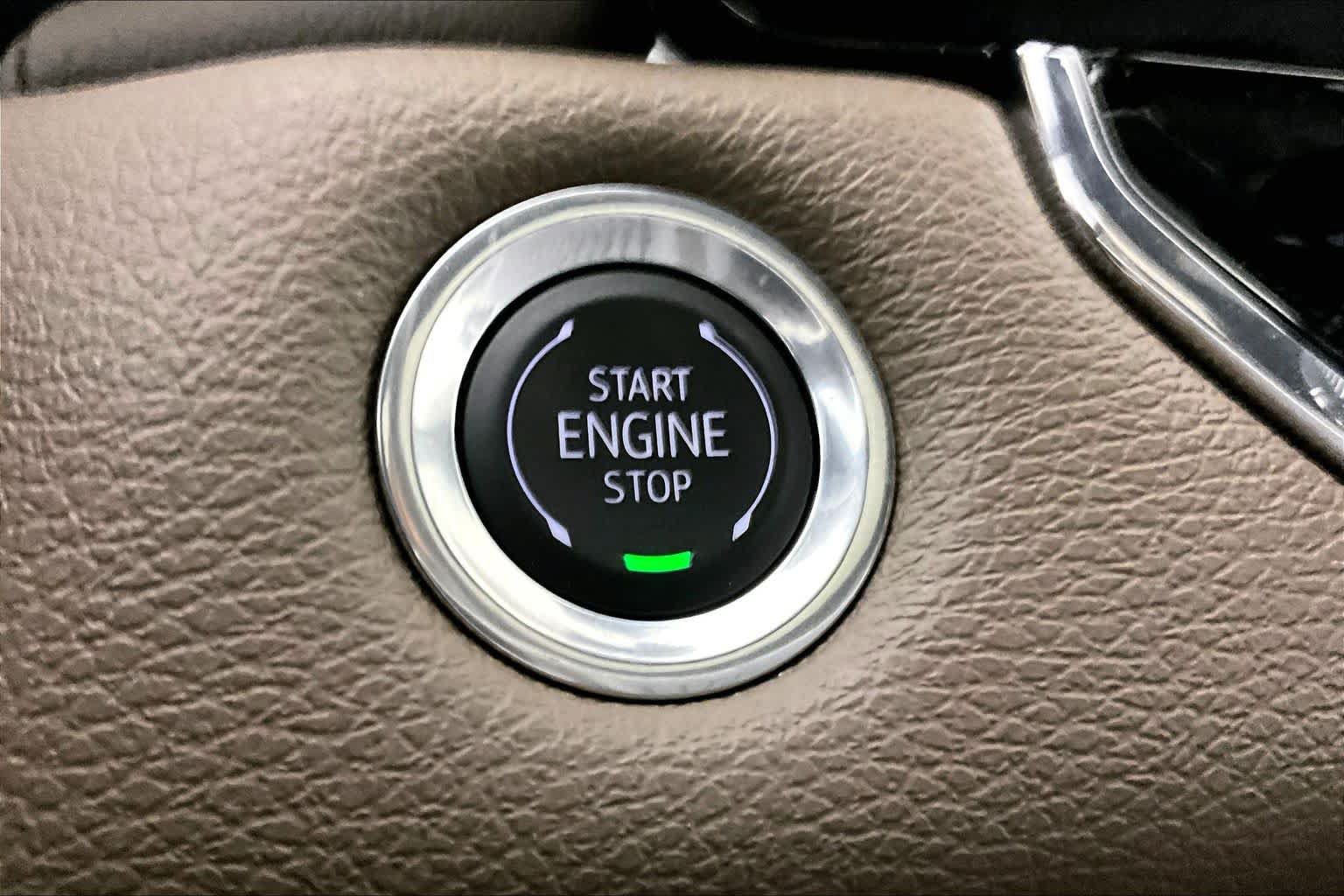 Certified 2024 GMC Canyon Denali AWD/4WD image 31