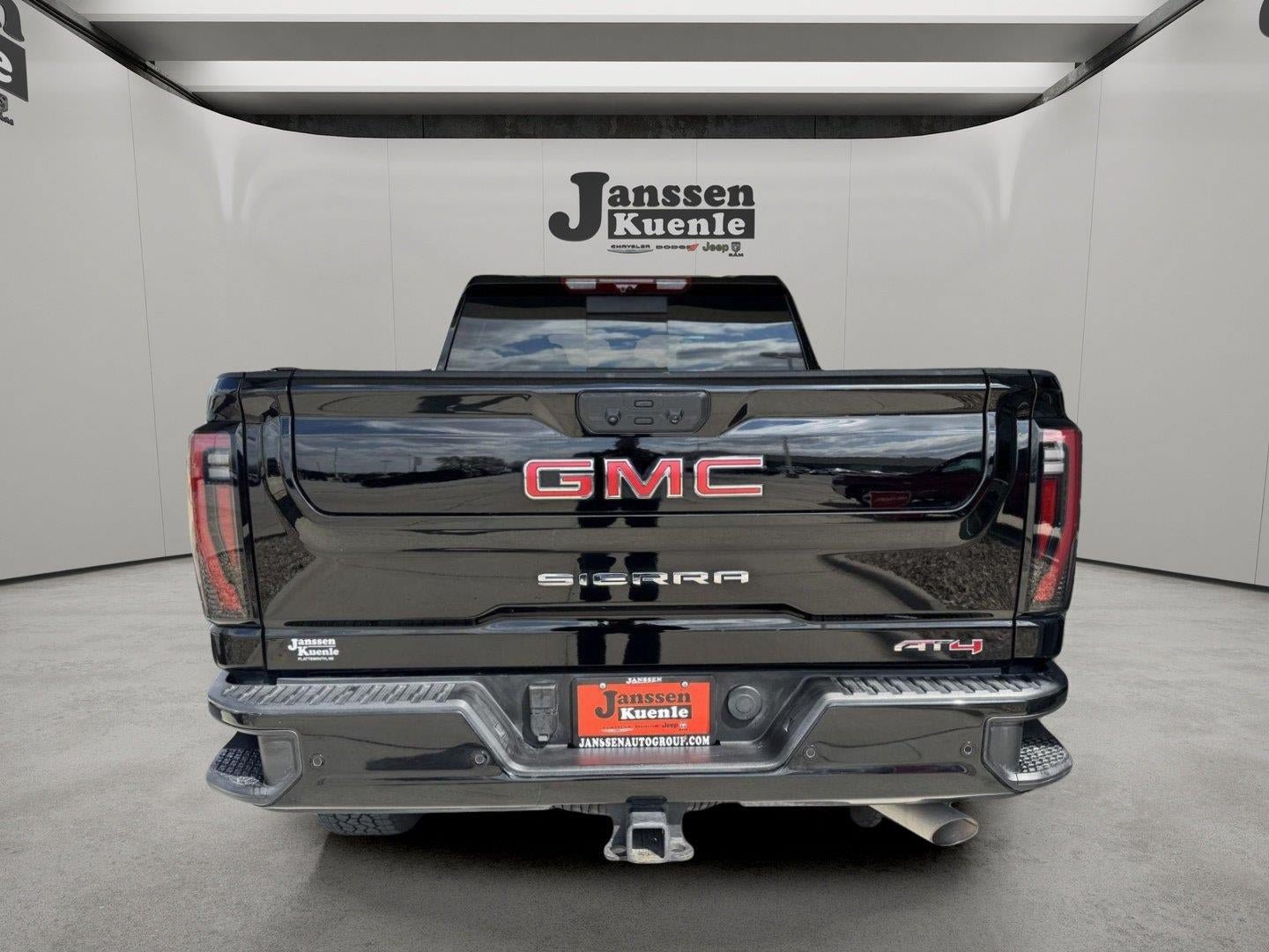 Used 2026 GMC Sierra 2500 AT4 w/ AT4 Premium Plus Package AWD/4WD image 2