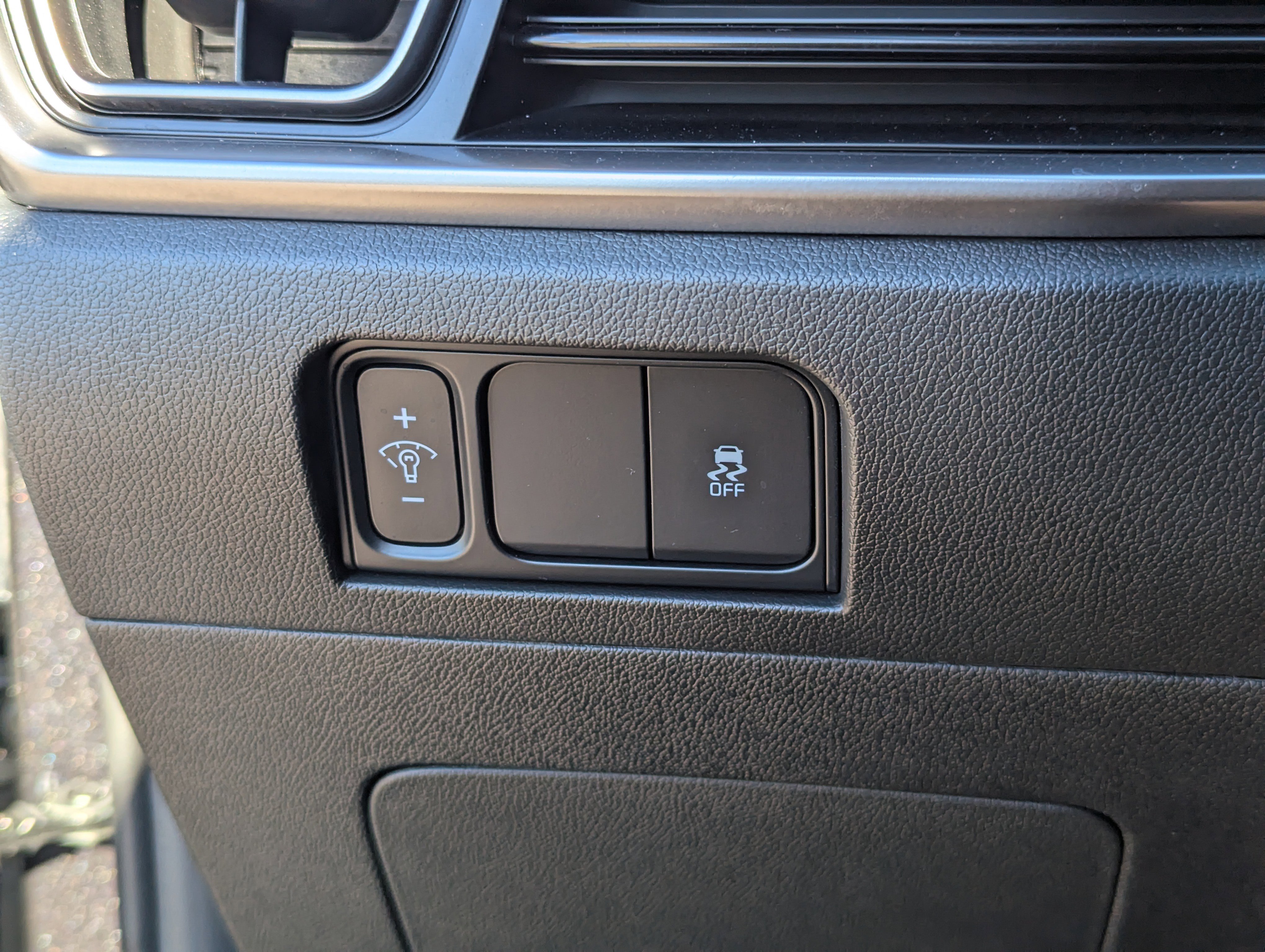 Certified 2025 Kia Sorento LX image 29