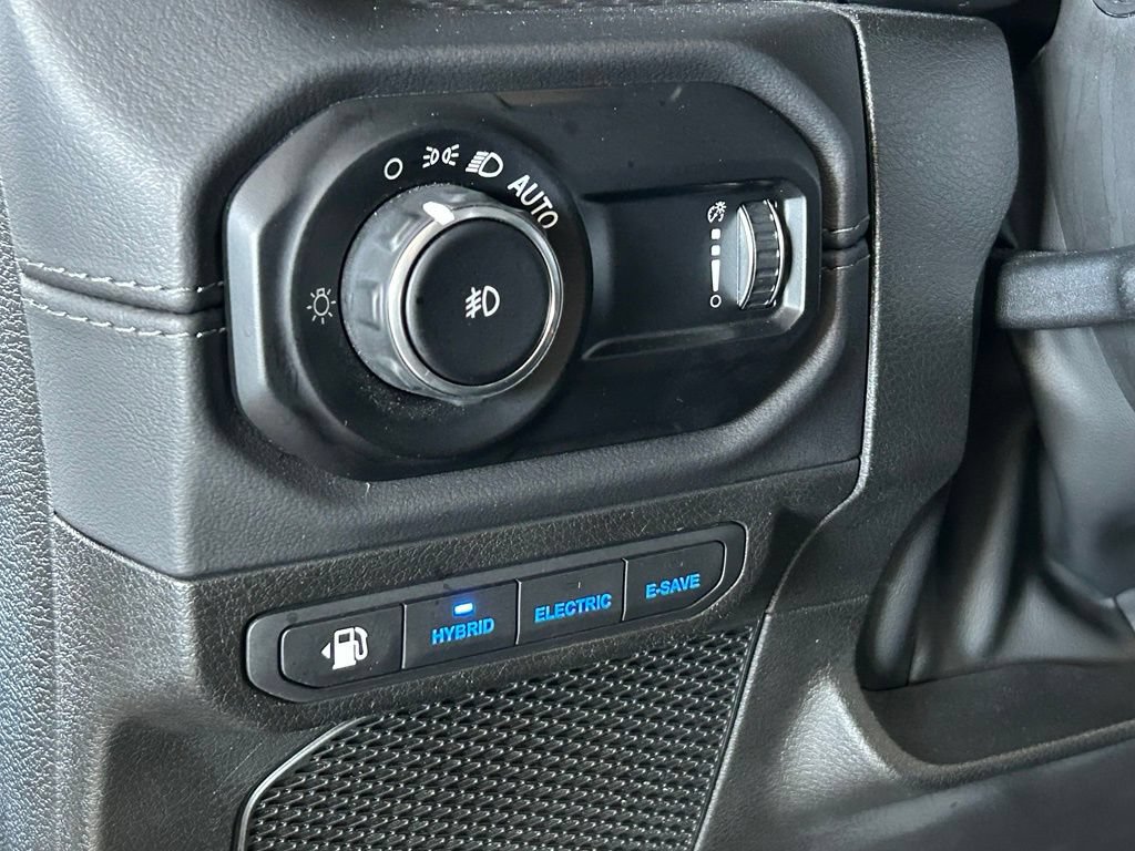 Used 2024 Jeep Wrangler Unlimited Rubicon 4xe AWD/4WD image 18