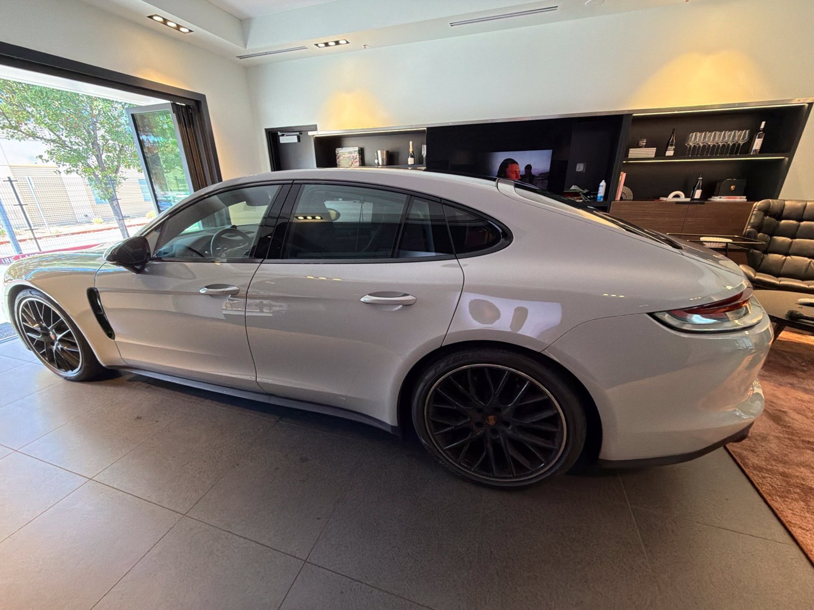 Used 2023 Porsche Panamera w/ Premium Package RWD image 7