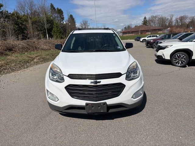 Used 2017 Chevrolet Equinox LT image 2