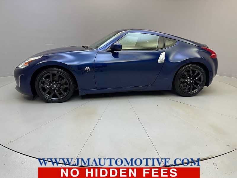 Used 2016 Nissan 370Z Coupe RWD image 2