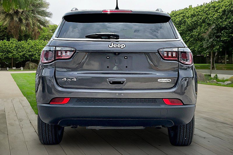 Used 2023 Jeep Compass Latitude AWD/4WD image 3