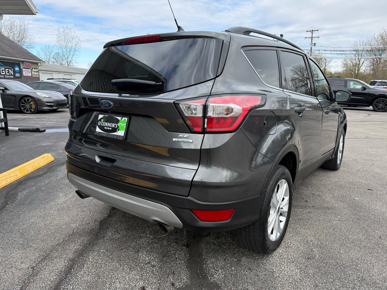 Used 2018 Ford Escape SE w/ SE Sync 3 Package FWD image 3