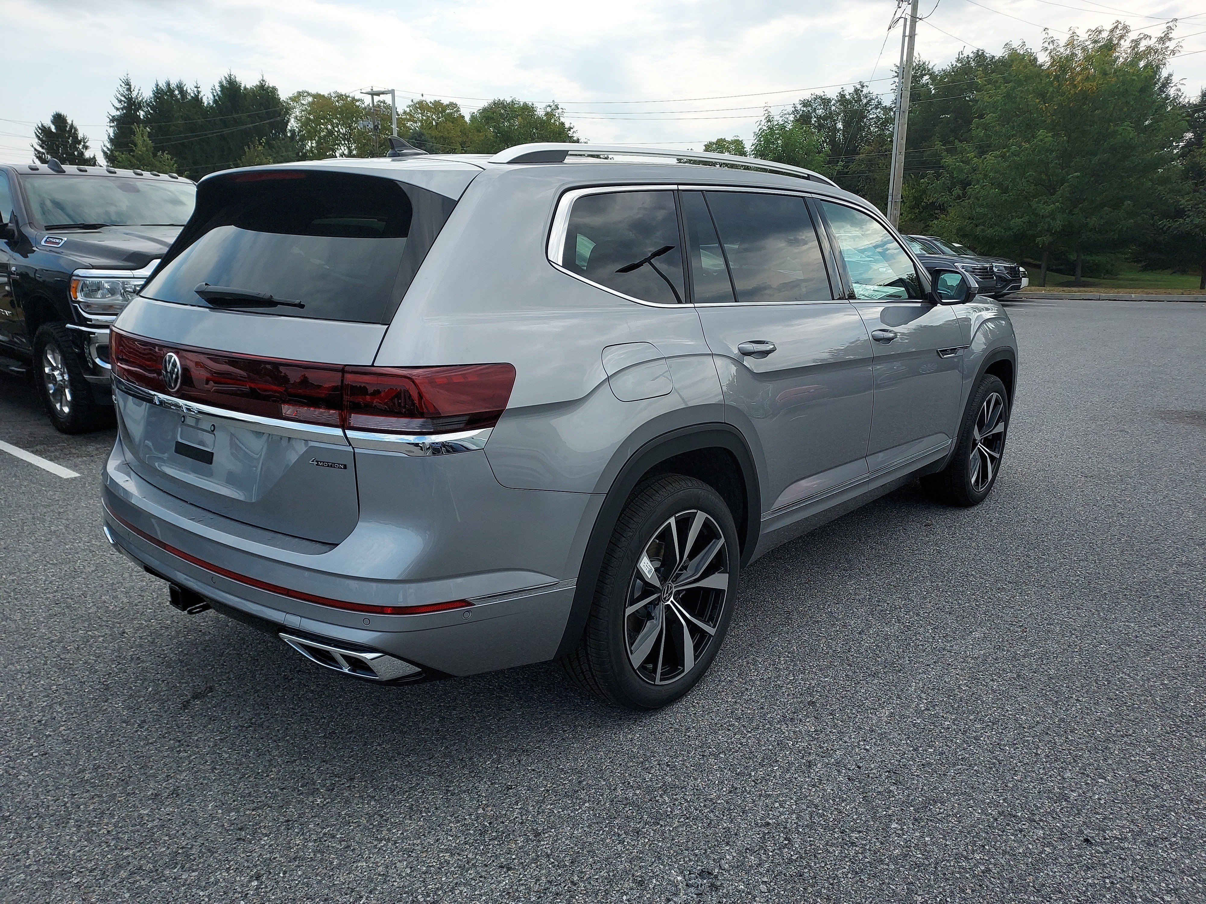 New 2026 Volkswagen Atlas SEL Premium R-Line image 5