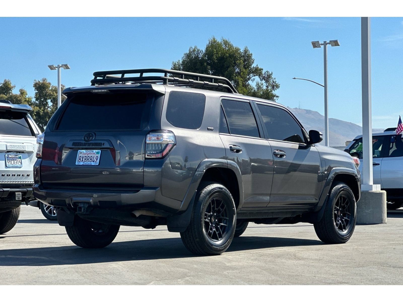 Used 2018 Toyota 4Runner SR5 Premium AWD/4WD image 4