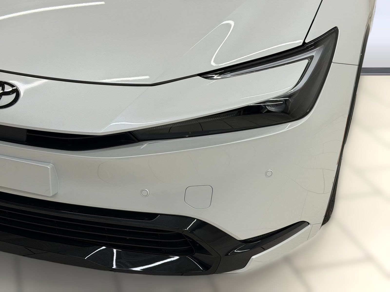 New 2026 Toyota Prius AWD image 9