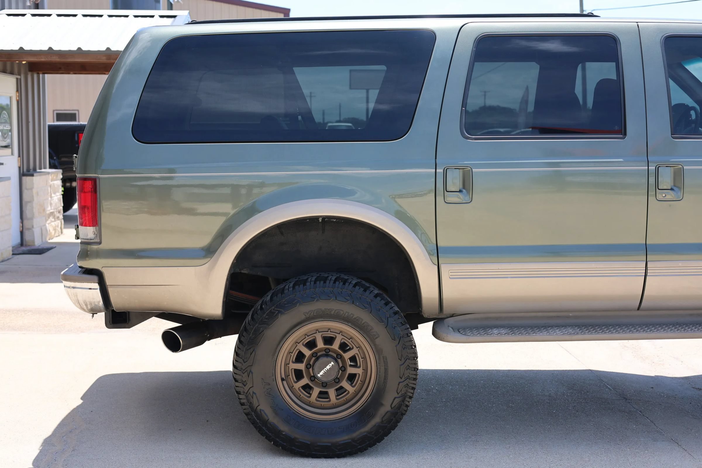 Used 2000 Ford Excursion Limited AWD/4WD image 13