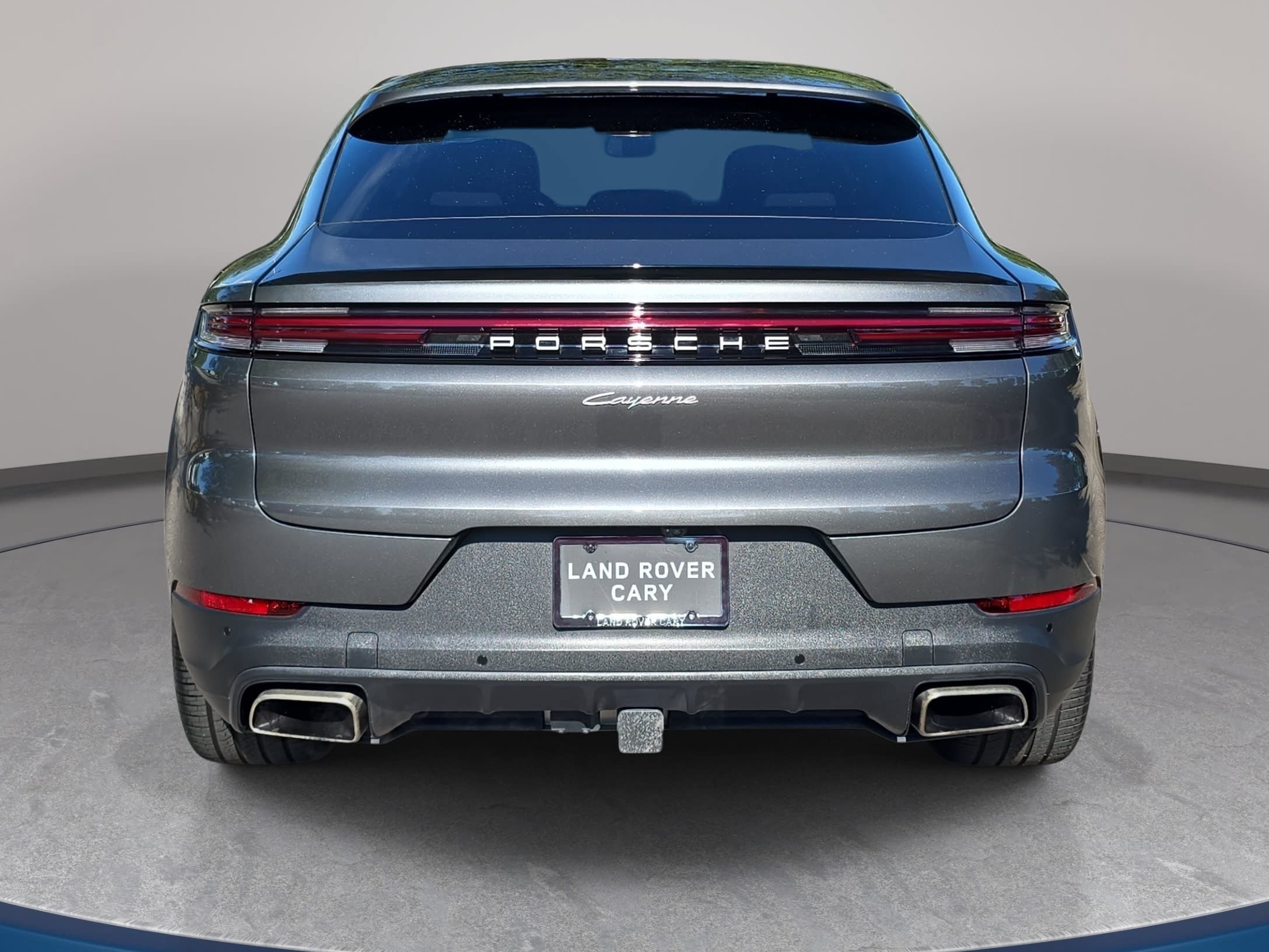Used 2024 Porsche Cayenne Coupe AWD/4WD image 6