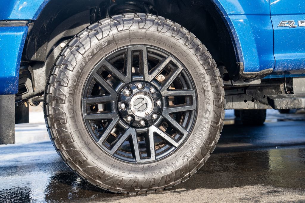 Used 2022 Ford F250 Lariat w/ Black Appearance Package image 2