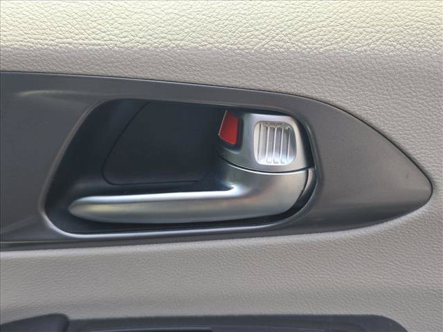 Used 2024 Chrysler Pacifica Touring-L FWD image 26