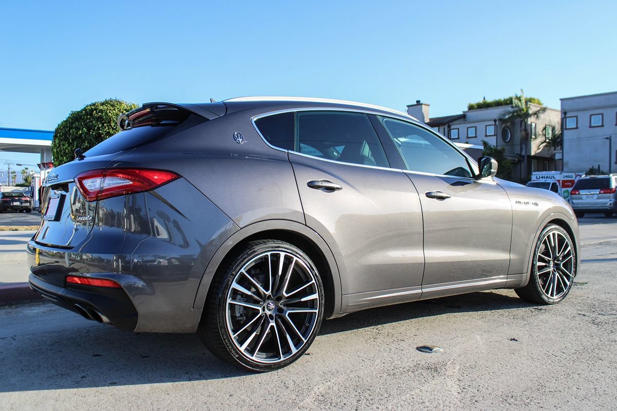 Used 2020 Maserati Levante GTS AWD/4WD image 6