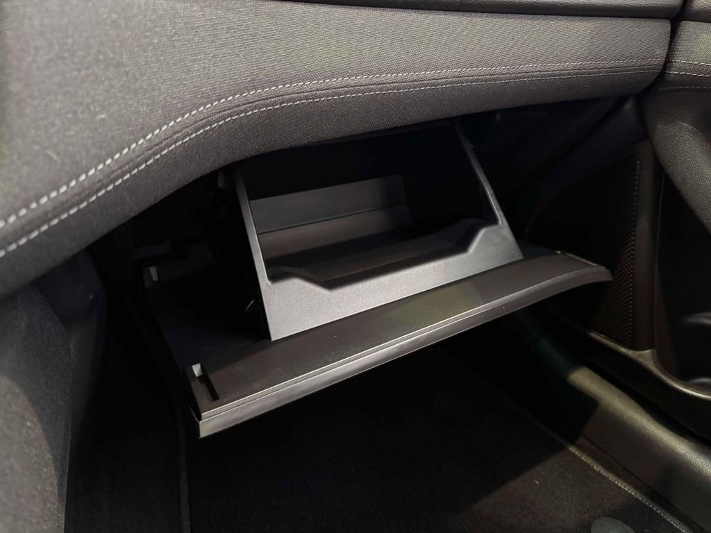 Certified 2024 Nissan Z Sport w/ Floor Mat Package image 31