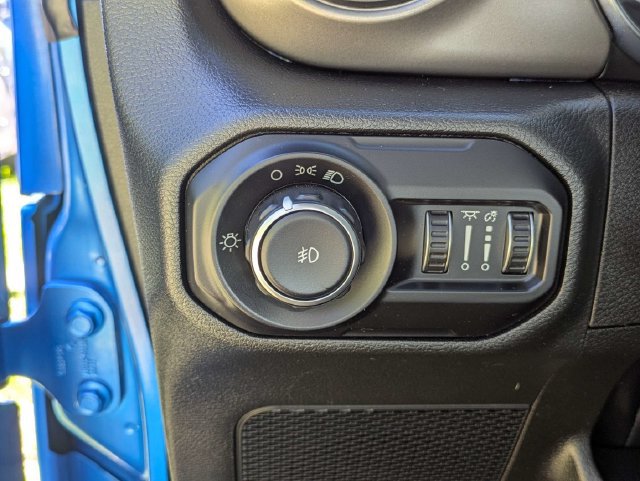 Used 2021 Jeep Wrangler Sport AWD/4WD image 20