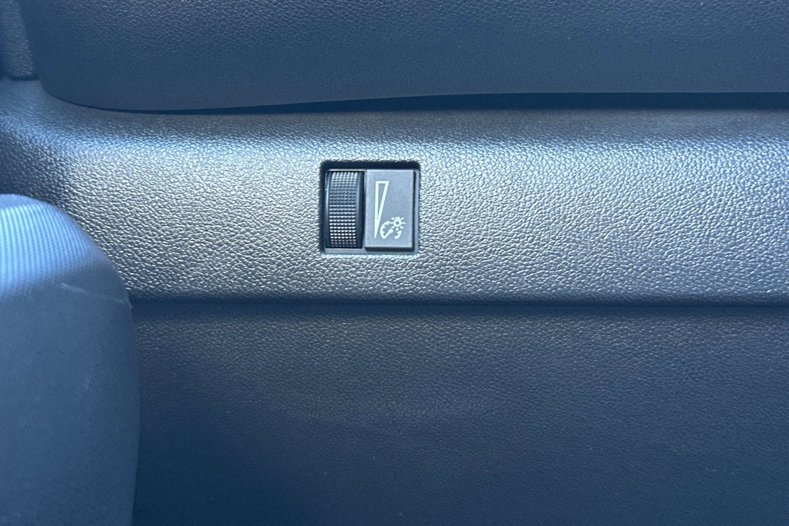 Used 2024 Chevrolet Colorado W/T image 30