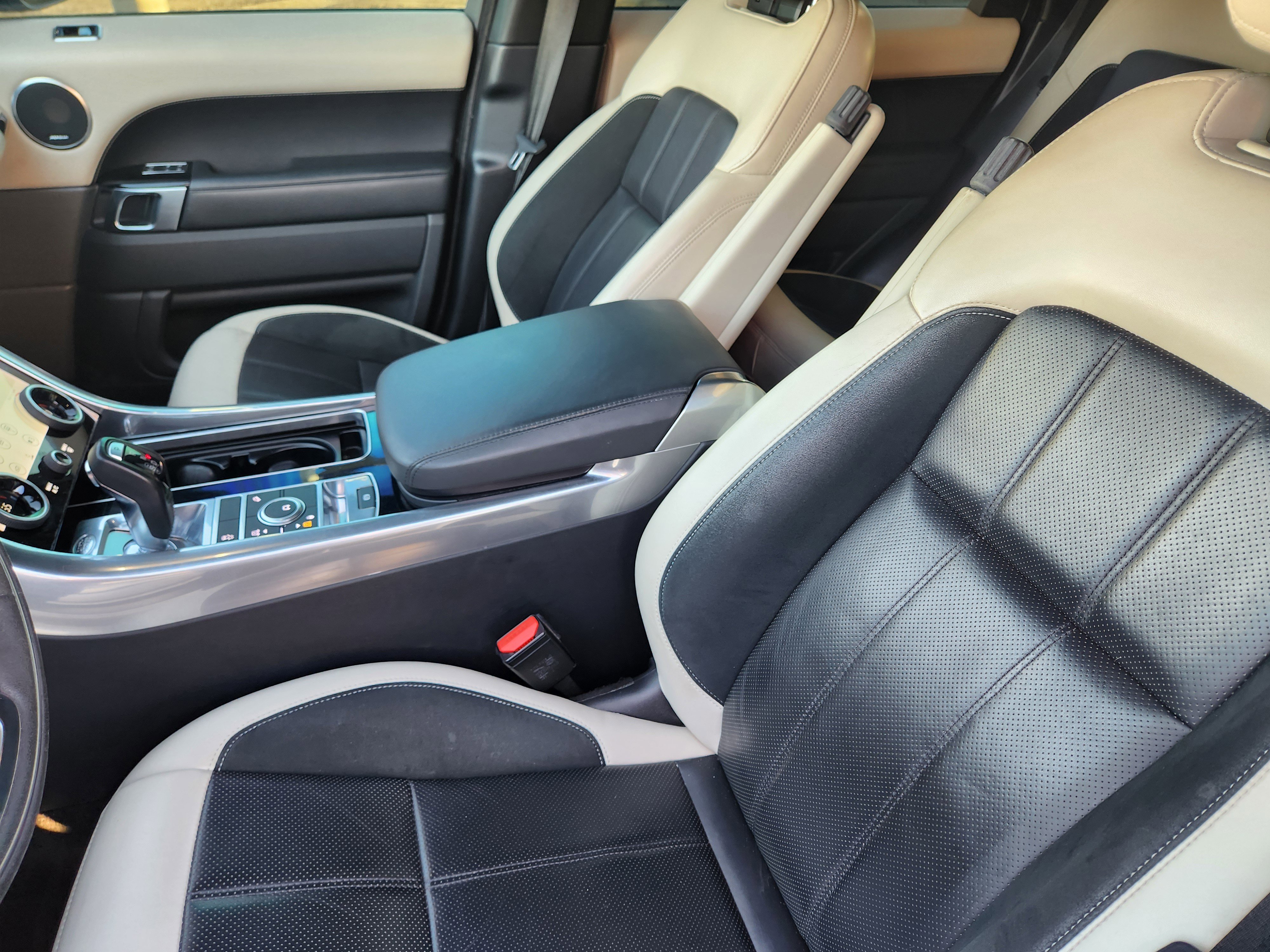 Used 2020 Land Rover Range Rover Sport HST image 17