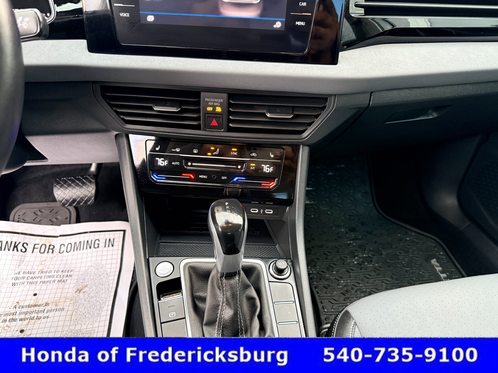 Used 2025 Volkswagen Jetta SE FWD image 31