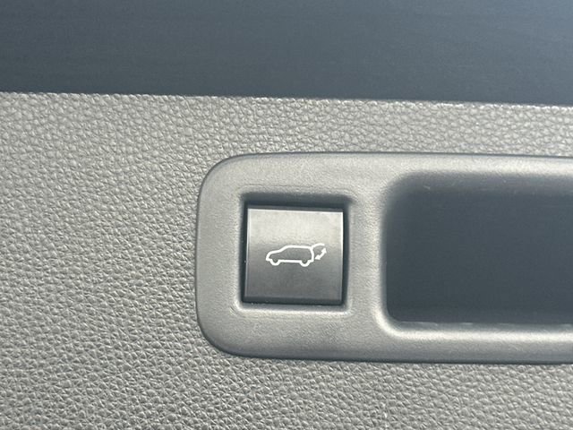 Certified 2021 Toyota Highlander XLE FWD image 23