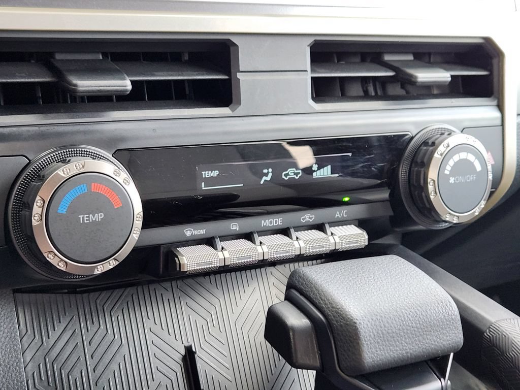Used 2025 Toyota Tacoma SR5 AWD/4WD image 10