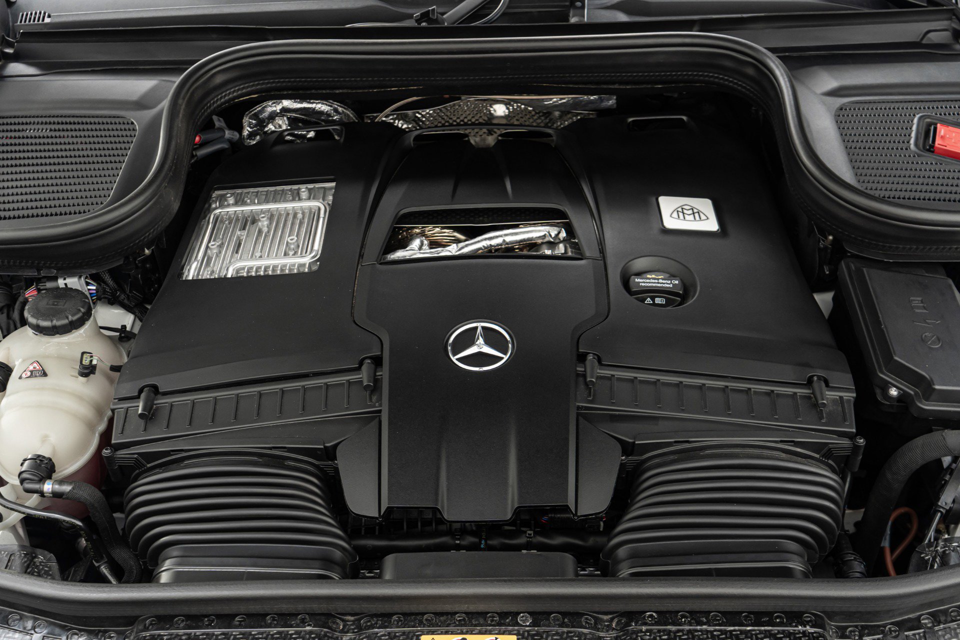 Used 2024 Mercedes-Benz Maybach GLS 600 4MATIC image 12