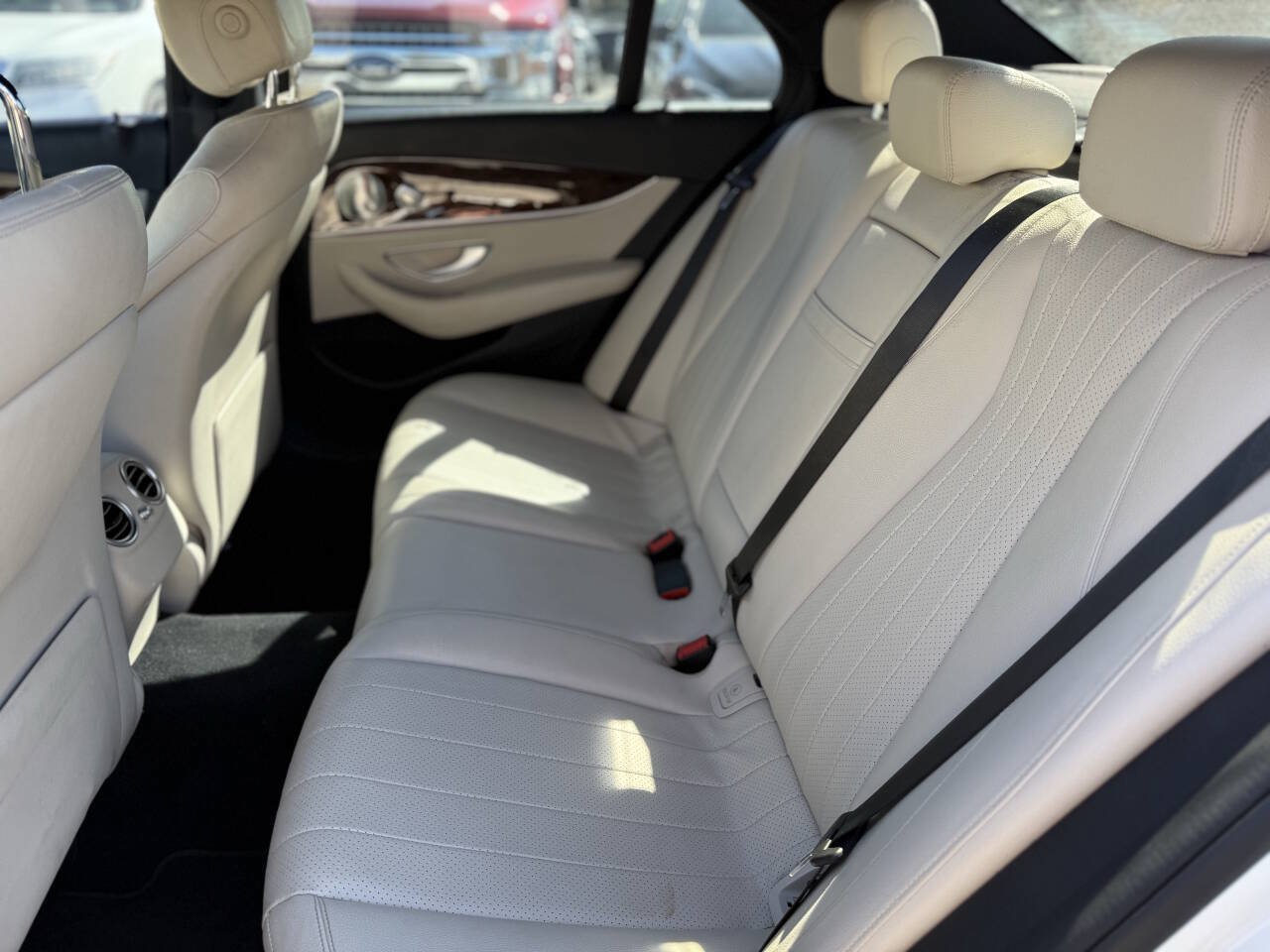 Used 2017 Mercedes-Benz E 300 4MATIC image 20
