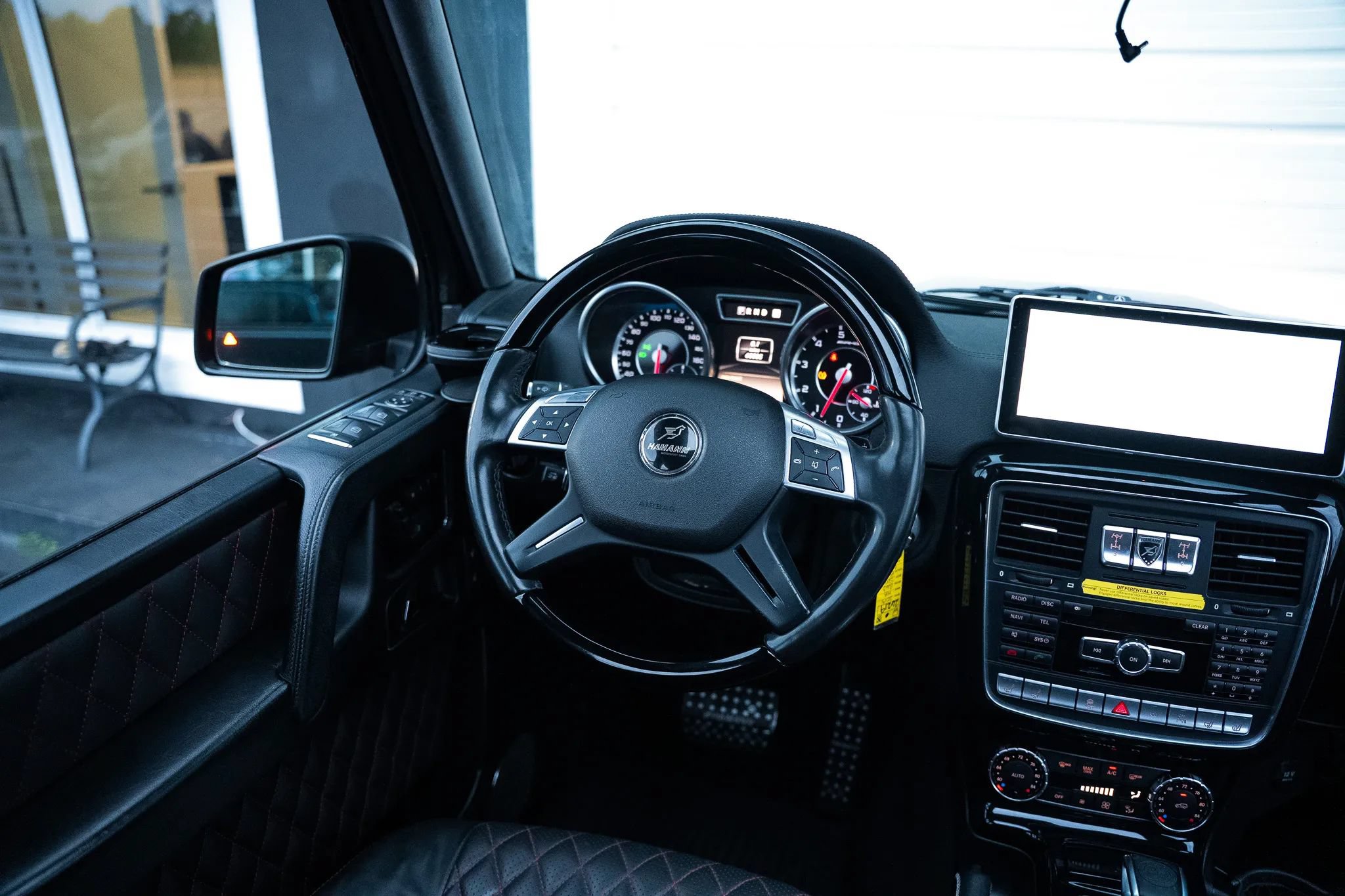 Used 2013 Mercedes-Benz G 63 AMG 4MATIC image 37