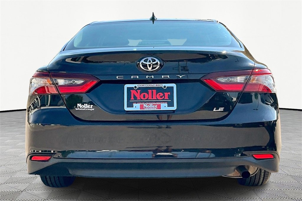 Used 2024 Toyota Camry LE image 4