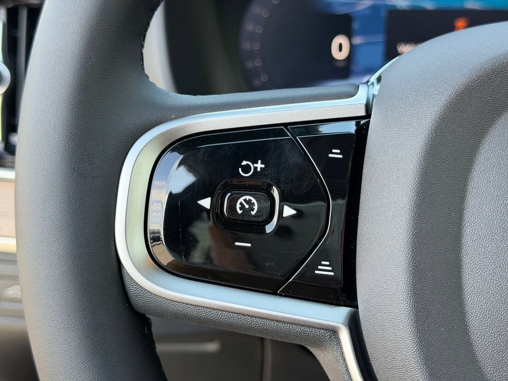 New 2026 Volvo XC90 B6 Plus w/ Protection Package Premier AWD/4WD image 19