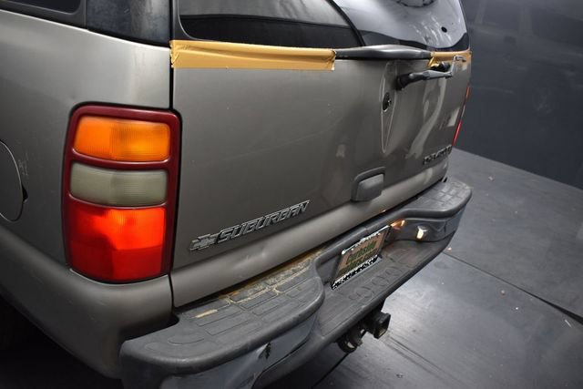 Used 2001 Chevrolet Suburban LS w/ LS Preferred Equipment Group AWD/4WD image 16