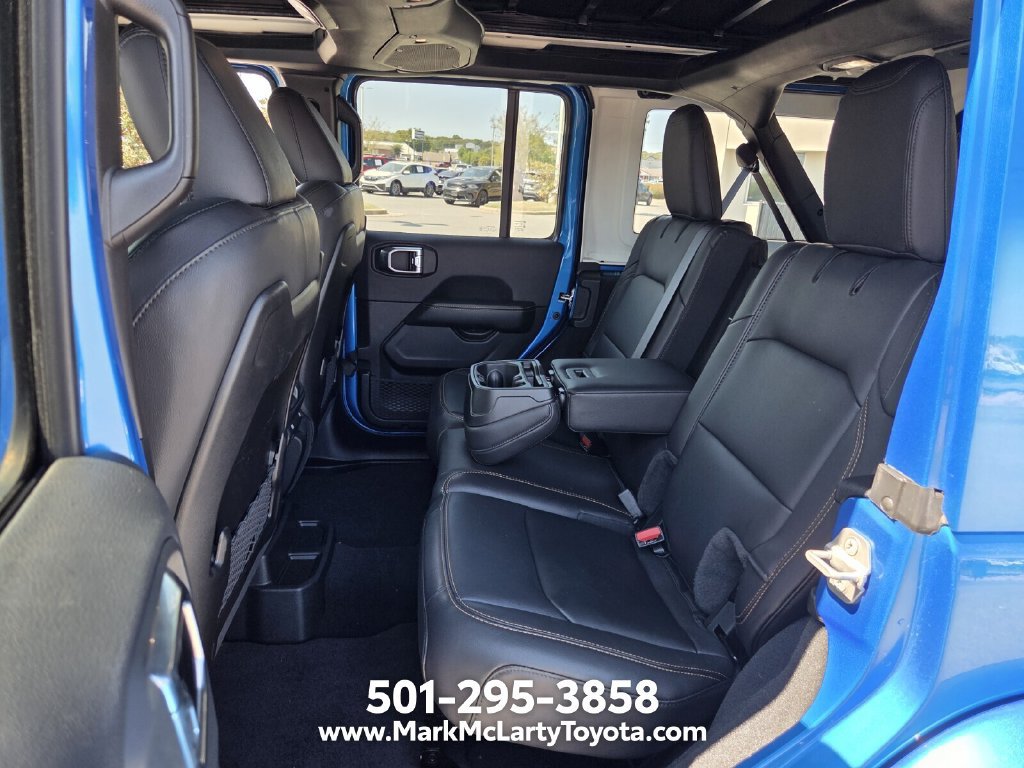 Used 2025 Jeep Wrangler Unlimited Sahara AWD/4WD image 10