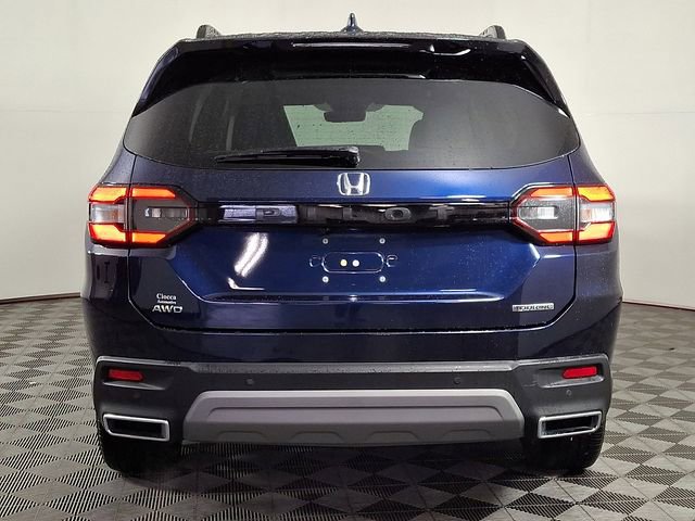 Used 2025 Honda Pilot Touring image 8