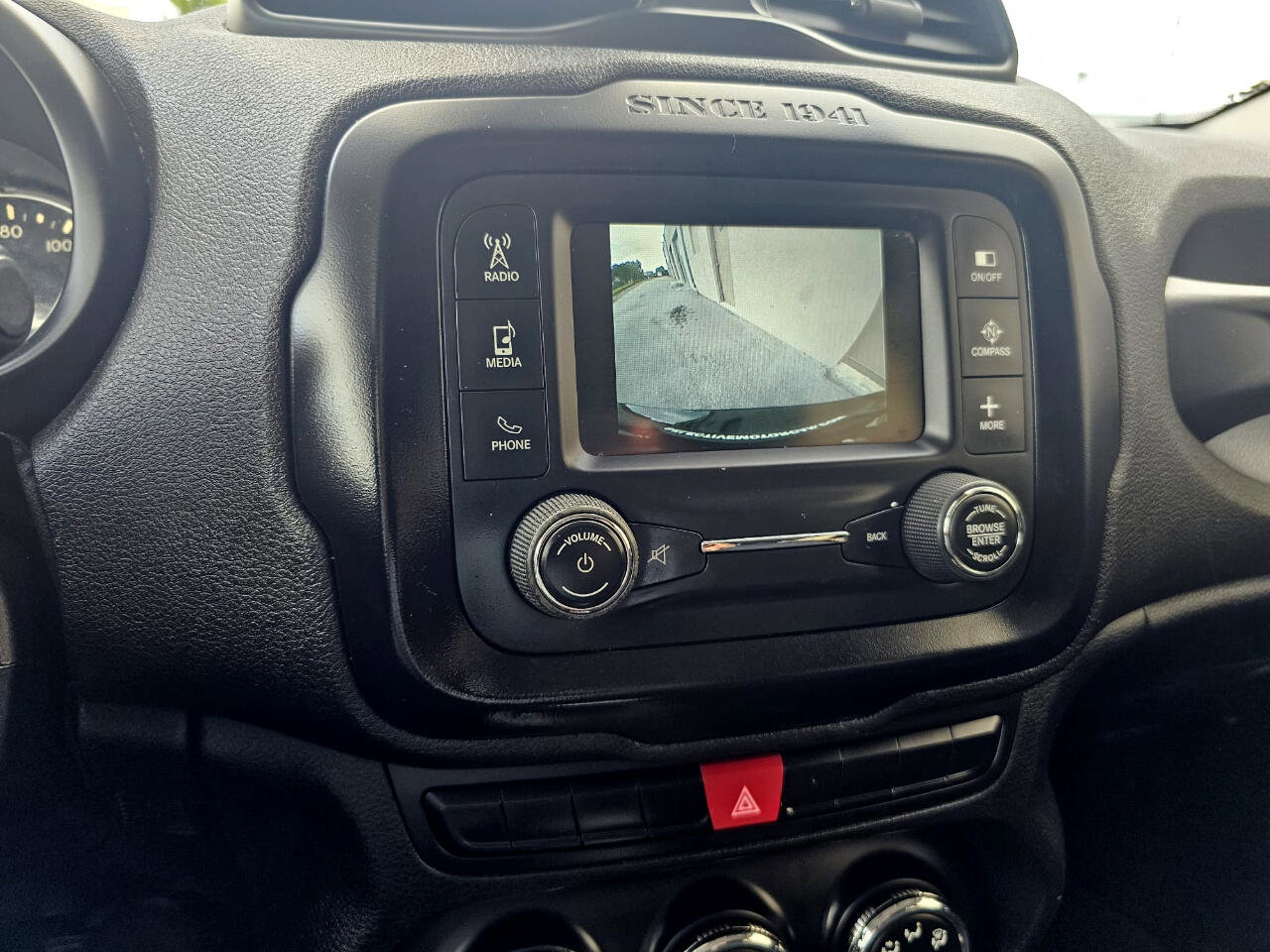 Used 2015 Jeep Renegade Latitude image 20