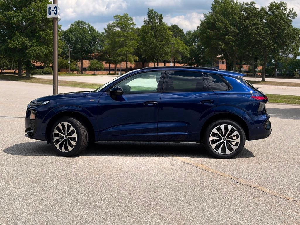 New 2026 Audi Q3 quattro 2.0T AWD/4WD image 3